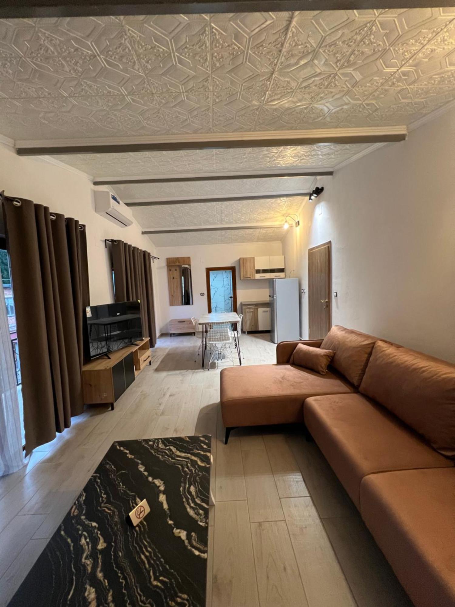 Sajmir Suites Permet Exterior photo